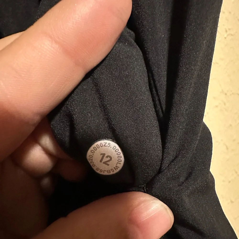 Lululemon Beyond‎ the Studio Crop Black Pants Size 12 Pull On